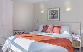 Upstairs 1-Bedroom Suite- 812